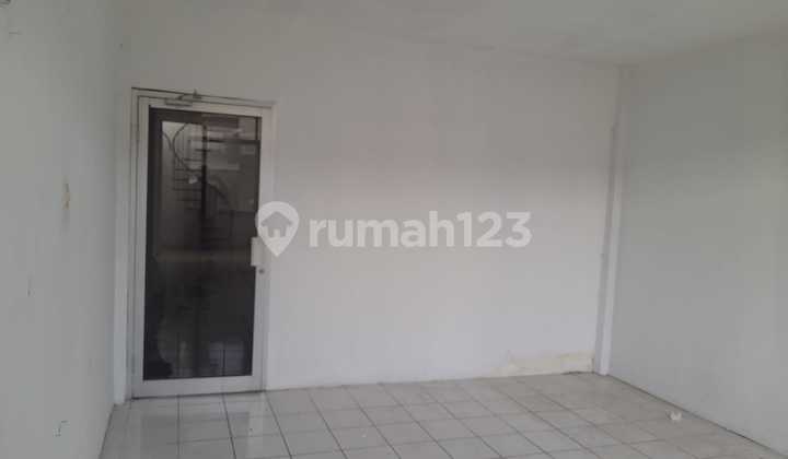 For Rent: 3-Story Row Shop House in Kalimalang 2