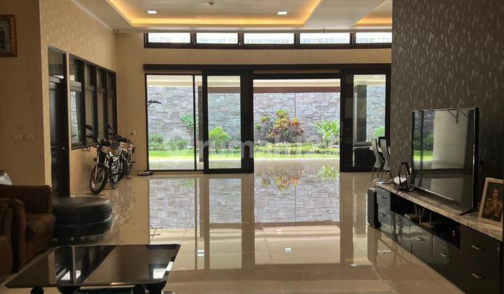 Rumah Mewah Taman Sakura Indah