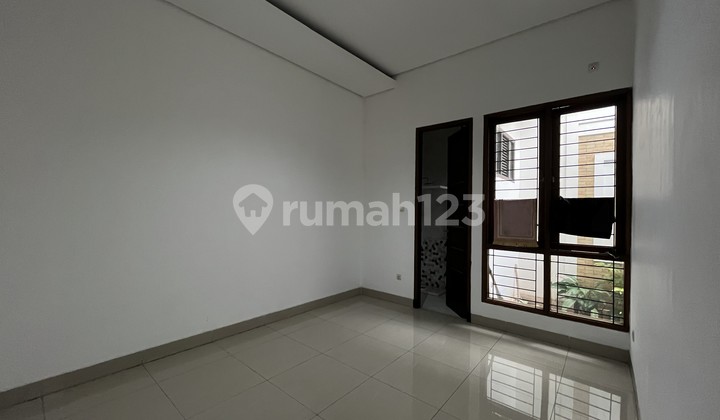 Rumah 2 Lantai 5 Menit ke Tol Cijago Hanya 3 Miliyar 2