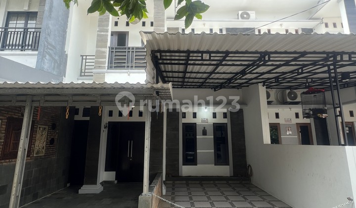 Rumah 2 Lantai Kawasan Ciganjur Bebas Banjir