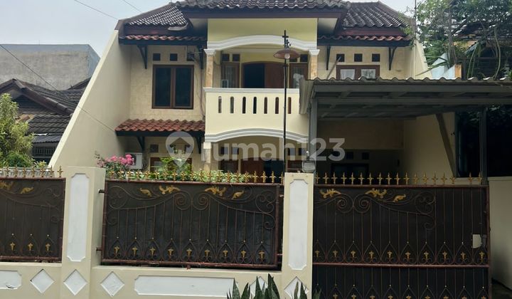 Jual Rumah 2 Lantai Gaya Klasik Di.depok Halaman Lebar Jual Rumah 2 Lantai Gaya Klasik Di.depok Halaman Lebar
