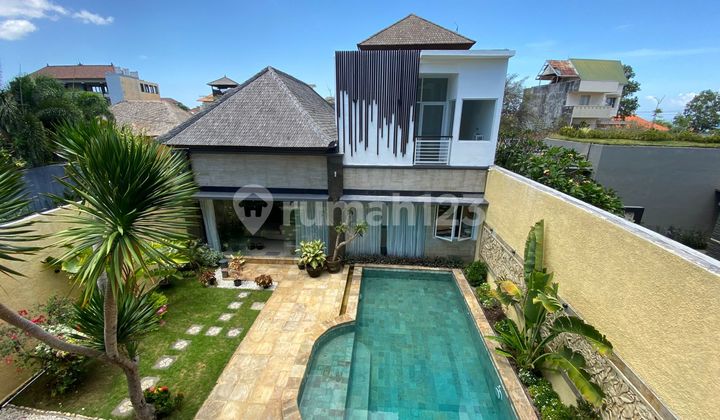 For Sale4 Bedrooms Fully Furnished Villa Near Jimbaran Sidewalk