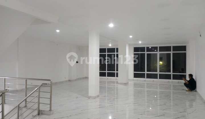 Disewakan Ruko Gandeng Sunter 3 Lantai Lokasi Strategis Parkir Luas Ruko Siap Huni Cocok Untuk Kantor Tempat Usaha Kursus Gym 