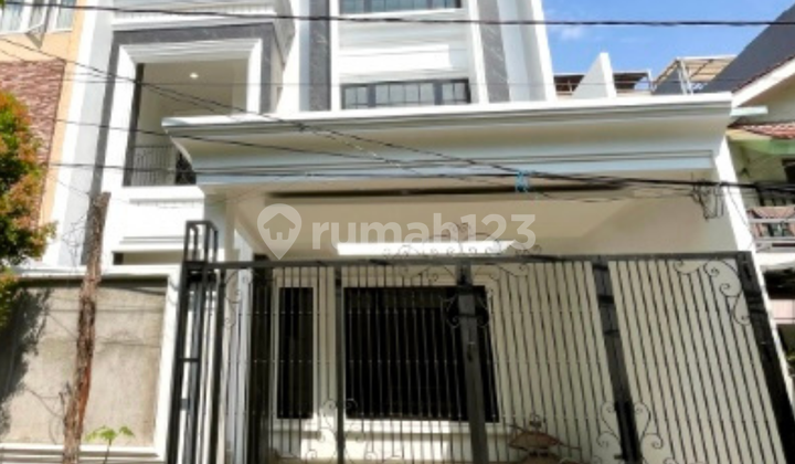 For Sale Nice New 3.5 Story House in Sunter, Classic Modern Blend
