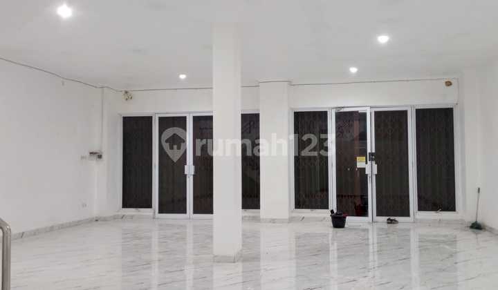 For Rent: Attached 3-Story Shop House in Sunter, Strategic Location, Spacious Parking, Move-In Ready, Suitable for Offices, Business Premises, Courses, Gym 2