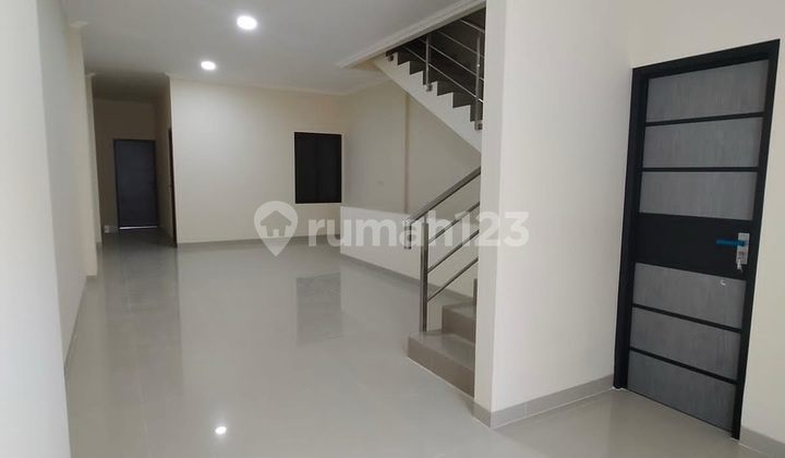 Dijual Ruko Gandeng Bukit Duri Letak Strategis Dekat Stasiun Kereta Tebet Dekat Pasar Bukit Duri