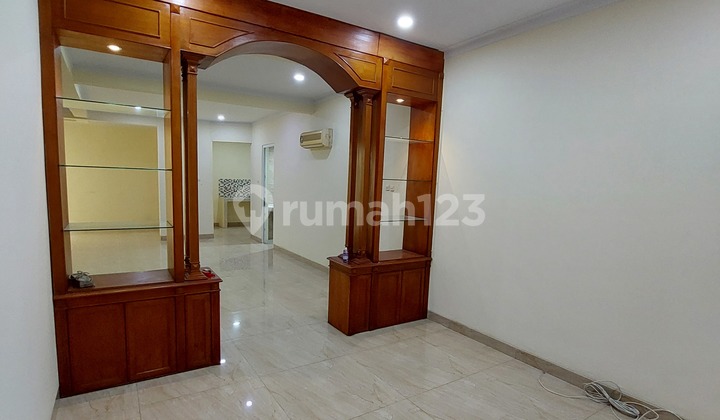 Disewakan Rumah Sunter Bagus Siap Huni Kompleks Nyaman Strategis  2