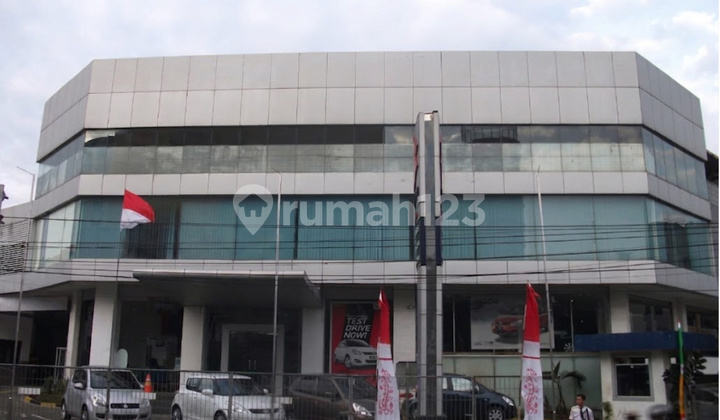 Gedung Ex Showroom Mobil di Gunung Sahari Raya Letak Strategis Gedung Ex Showroom Mobil di Gunung Sahari Raya Letak Strategis