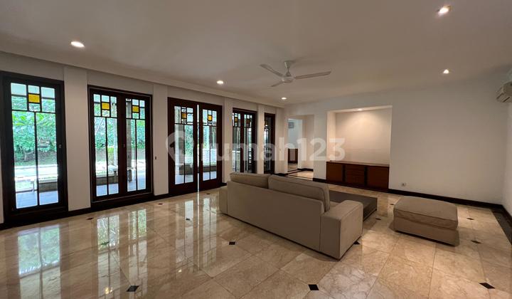 Disewakan Rumah Minimalis Modern di Lebak Bulus 4 Kamar Tidur