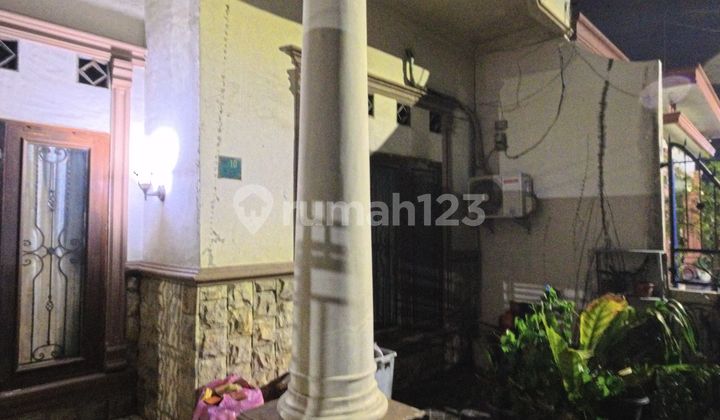 Ready-to-Occupy House 1½ Floors Marelan Market 1 Central 2