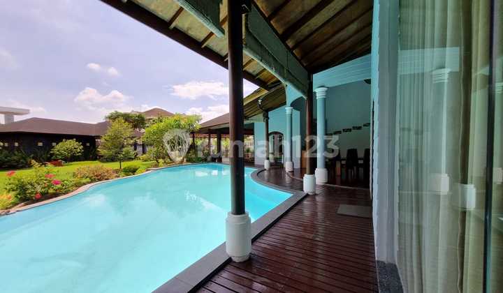 Rumah Mewah Luas Graha Helvetia