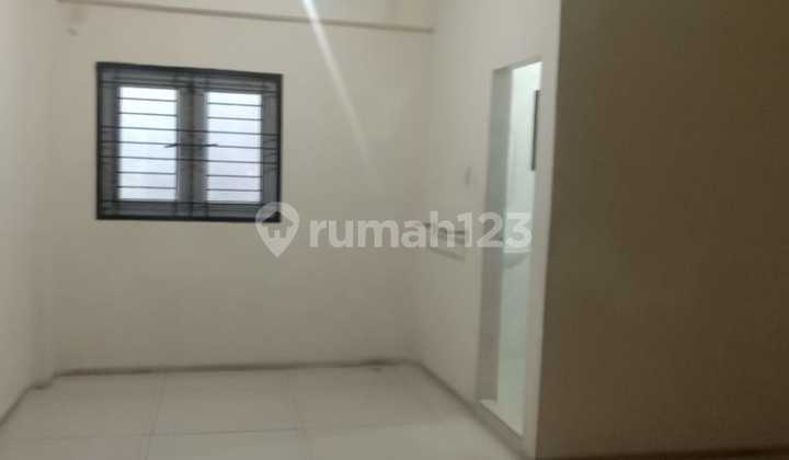 Villa House in the City Center, Jl. Kalimantan, Medan 2