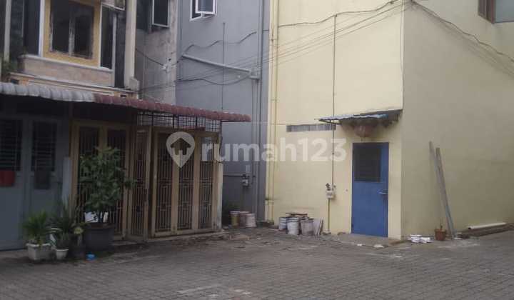 Rumah Siap Huni 2½ Tkt Legian Townhouse Jl. Matahari Raya Rumah Siap Huni 2½ Tkt Legian Townhouse Jl. Matahari Raya