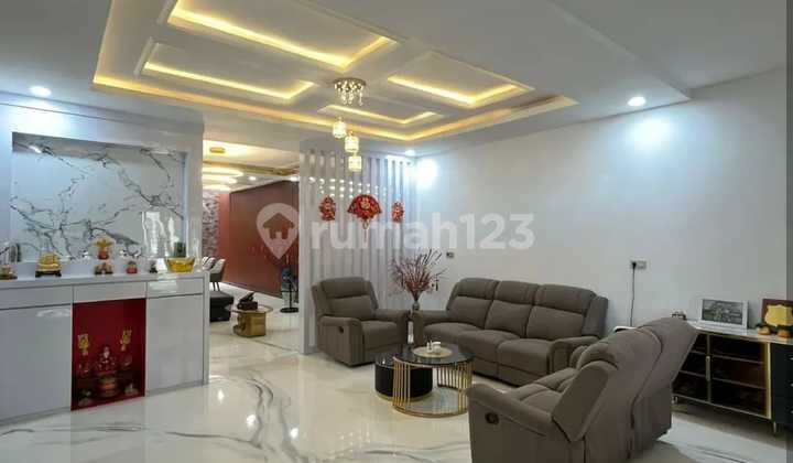 Rumah 3½ Tkt Siap Huni Taman Malibu Indah - Medan Polonia