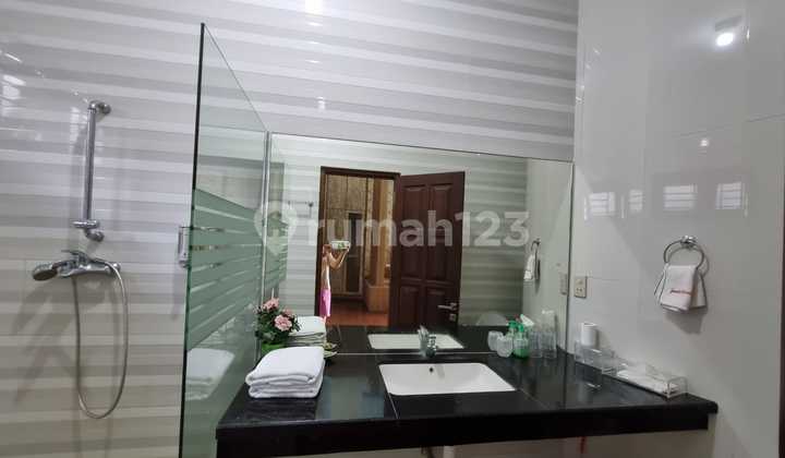 Rumah Mewah Luas Graha Helvetia 2