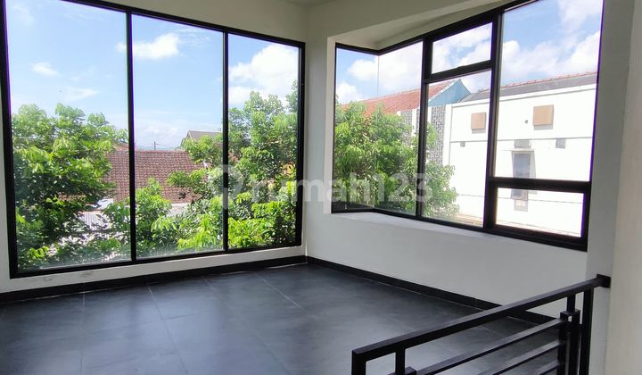 Rumah Semi Kantor Siap Huni Dekat Kampus Ugm Cocok untuk Perkantoran Rumah Semi Kantor Siap Huni Dekat Kampus Ugm Cocok untuk Perkantoran