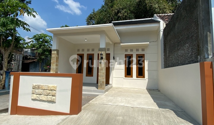 For Sale Ready-to-Live House Price 350 Million Near Prambanan Toll Exit Nice House in Jogonalan SHM