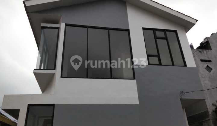 House Suitable for Office 2 Floors Near UGM Campus Sleman 2