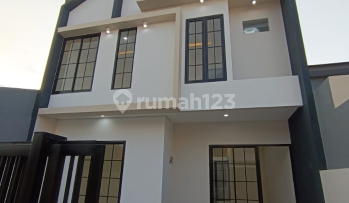 Dijual Rumah New Minimalis 2 Lantai Jl. Mulyosari Utara Surabaya Dijual Rumah New Minimalis 2 Lantai Jl. Mulyosari Utara Surabaya