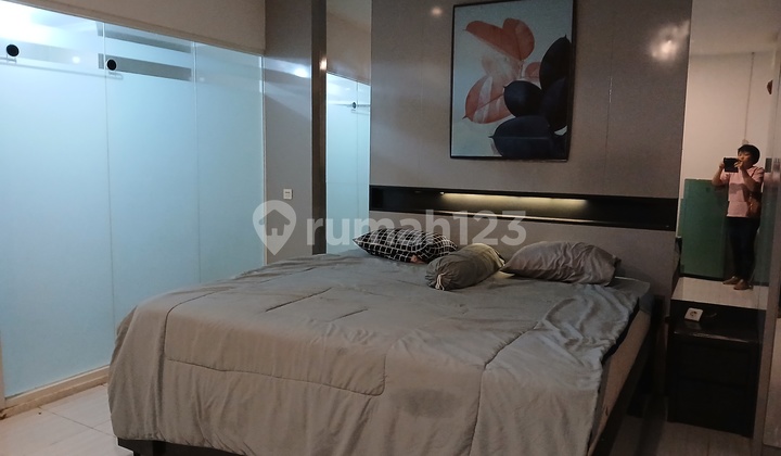 Disewakan Unit Pribadi & Lux Apartemen Puncak Dharmahusada 2Br Direnov Jadi Studio Full Furnished