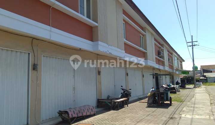 Cheap For Rent 2-Story Shop House in Green City, East Surabaya (Gunung Anyar)
