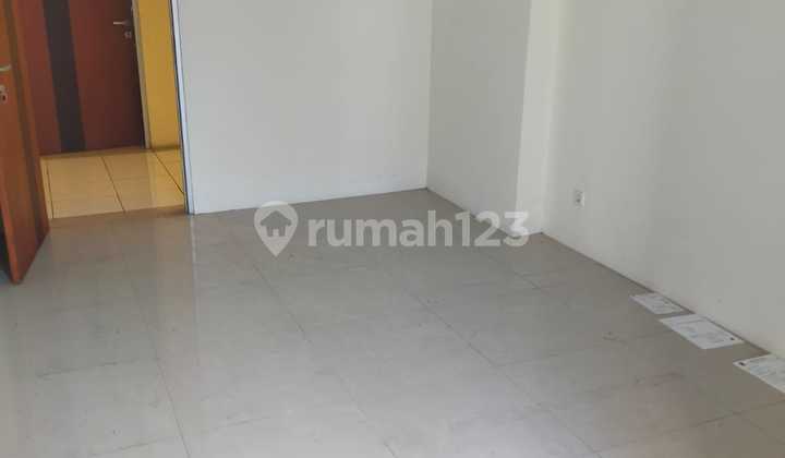 For Rent: Gunawangsa Merr Studio Apartment Unit, Unfurnished 2