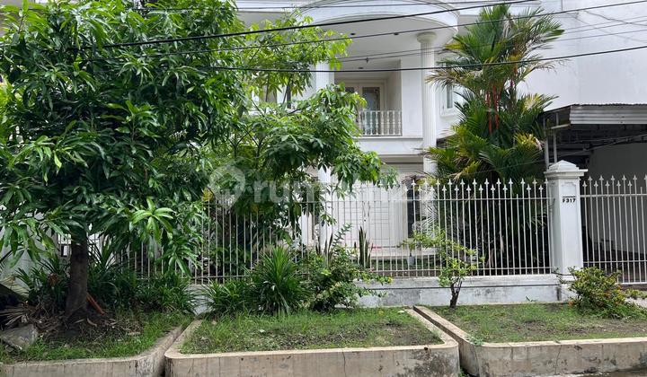 Dijual Rumah 2 Lantai Kertajaya Indah Tengah Furnished