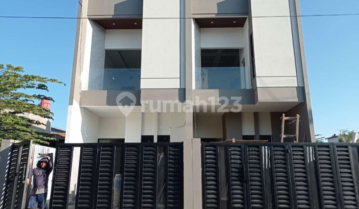 Villa House for Sale Cheap in Beautiful Kalijudan Surabaya 2