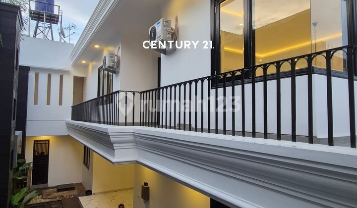 Rumah American Classic di Sektor 8 Bintaro Jaya Am 15542 2