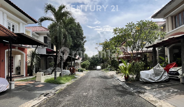 Ready-to-Live House in Sector 9 Bintaro Jaya Om17032