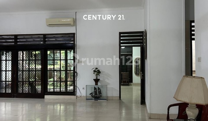 Neat and Ready-to-Live House in South Jakarta Gk 17836