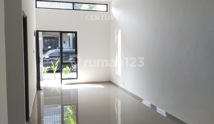 Minimalist Beautiful House Ready to Occupy in Graha Raya LH17094 2