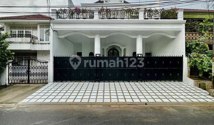 Rumah Brand New Clasic With Pool Do.pondok Indah Jakarta Selatan