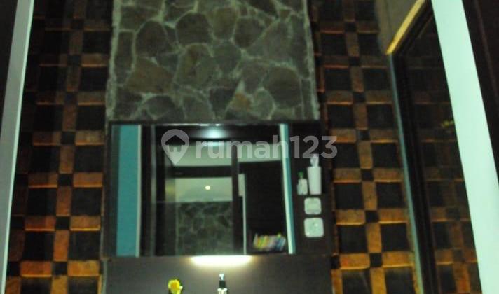 Rumah Mewah Hook 2 Lantai Di Kota Wisata 2