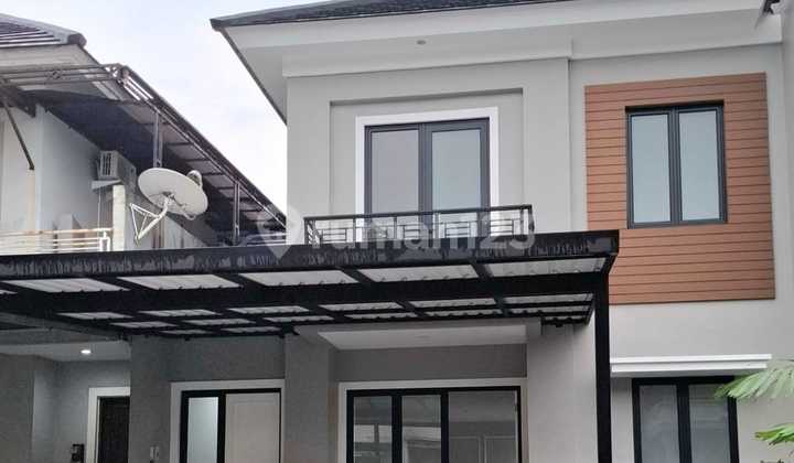 Rumah Kota Wisata Cibubur. Like New. Ada Taman Belakang.