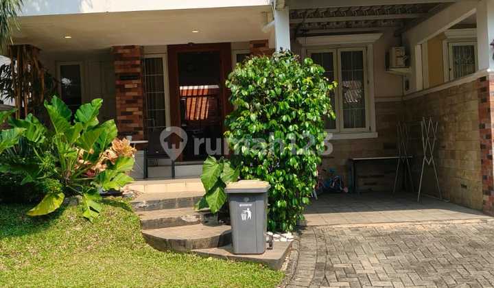 Citragran Cibubur House. Facing the Park, A Green and Tidy House