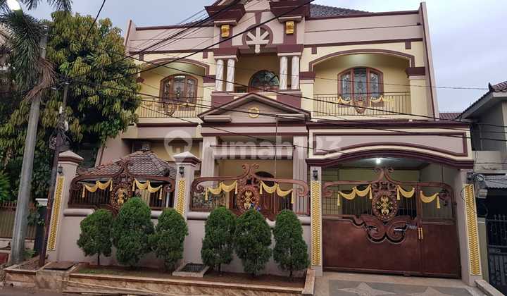 Rumah Puri Sriwedari Cibubur Mewah Klasik Siap Huni Rumah Puri Sriwedari Cibubur Mewah Klasik Siap Huni