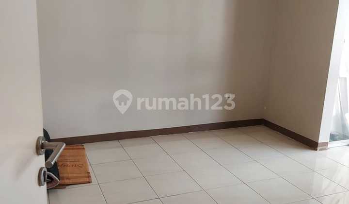 FOR RENT FAST HOUSE IN GREEN COURT FOR RENT FAST HOUSE IN GREEN COURT