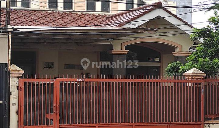 Dijual Rumah 2 Lantai Bagus Unfurnished SHM di Jl. Taman Surya 2 , Jakarta Barat 1