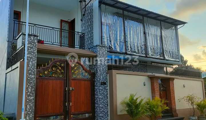Dijual Dan Disewa Rumah 2 Lantai Bagus Unfurnished SHM di Jl. Dewi Drupadi , Badung 1