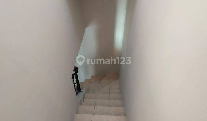 Disewa Rumah 2 Lantai Bagus Unfurnished SHM di Jl. Citra Dua Extension , Jakarta Barat 6