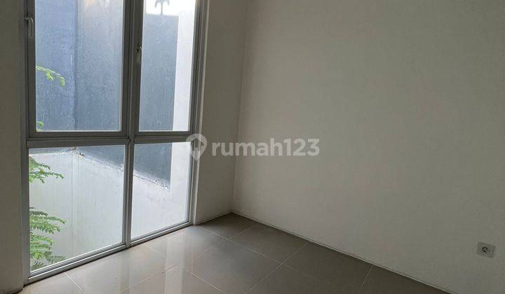 Disewa Rumah 2 Lantai Bagus Unfurnished SHM di Jl. Citra Garden 8, Jakarta Barat 5