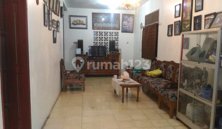 Dijual Cepat Rumah di Jalan Cendrawasih 1