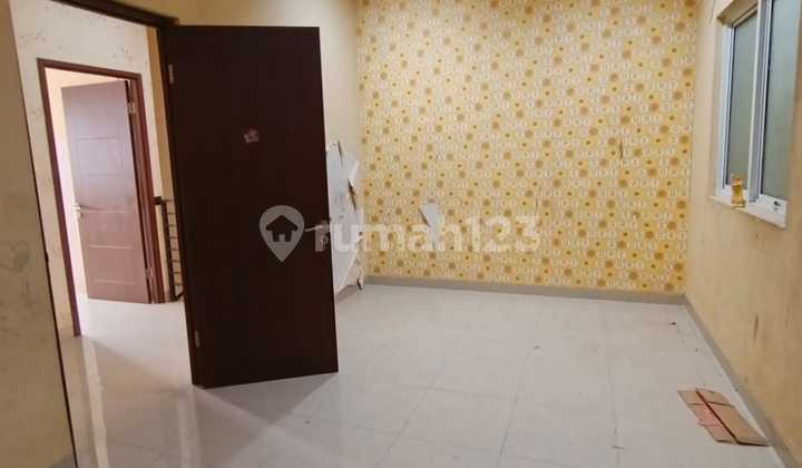 DISEWAKAN CEPAT RUMAH DI TAMAN PALEM LESTARI 1