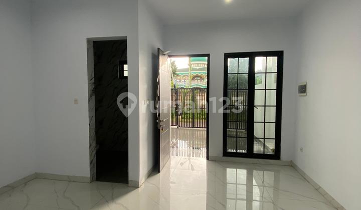 Dijual Cepat Rumah di Taman Surya 5