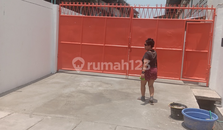 Gudang Margomulyo Indah 2 Lantai Habis Renovasi Kontainer Bisa Parkir Disamping Ex Gudang Purniture Keramik Export