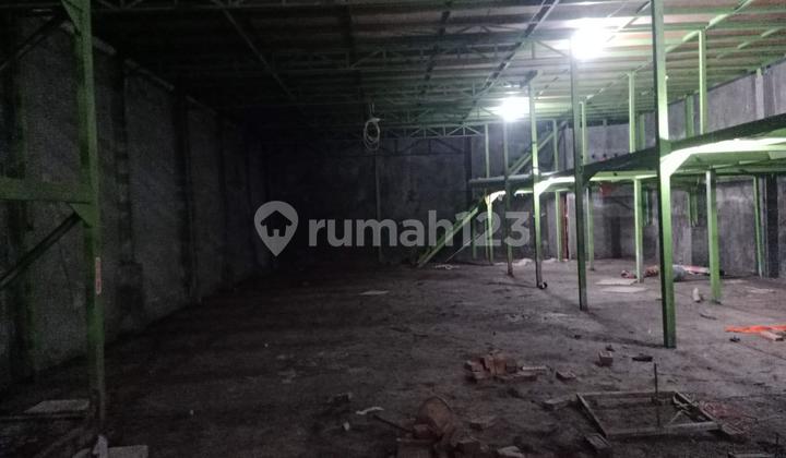 Gudang Ex Gudang Terpal Di Jalan Nambangan