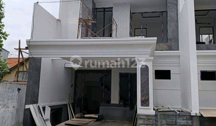Rumah 2 Lantai Araya Galaxy Bumi Permai 1
