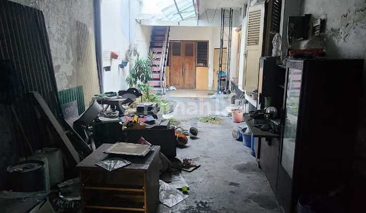 2-story House on Diponegoro Main Road 2-story House on Diponegoro Main Road