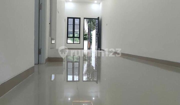 "Jarang Ada! Rumah Baru di Larangan Bonus Rooftop Private "Jarang Ada! Rumah Baru di Larangan Bonus Rooftop Private